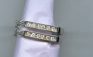 DIAMOND EARRING