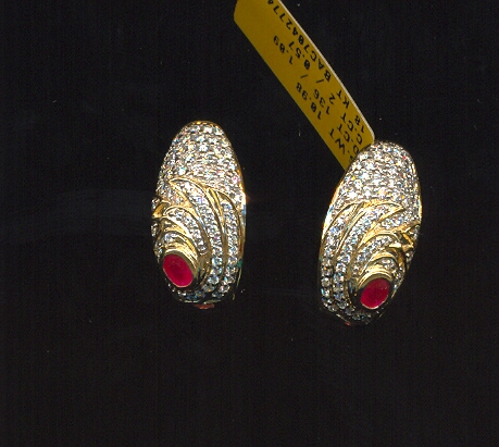DIAMOND EARRING