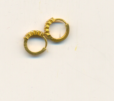 GOLD EARRING