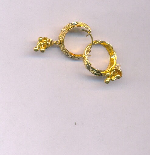 GOLD EARRING CASTING EXCLUSIVE