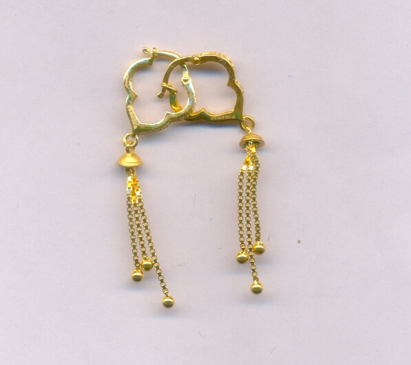 GOLD EARRING CASTING EXCLUSIVE