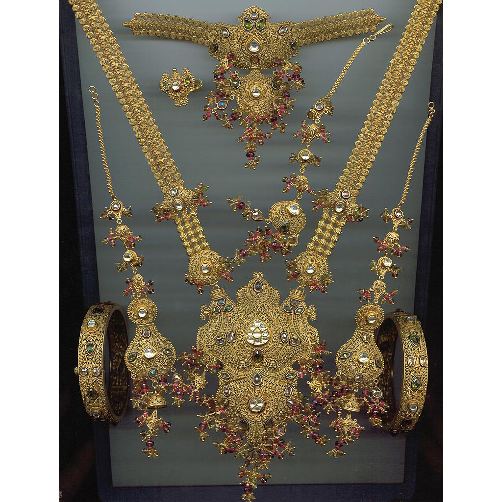 GOLD FULL SET LONG KUNDAN EXCLUSIVE