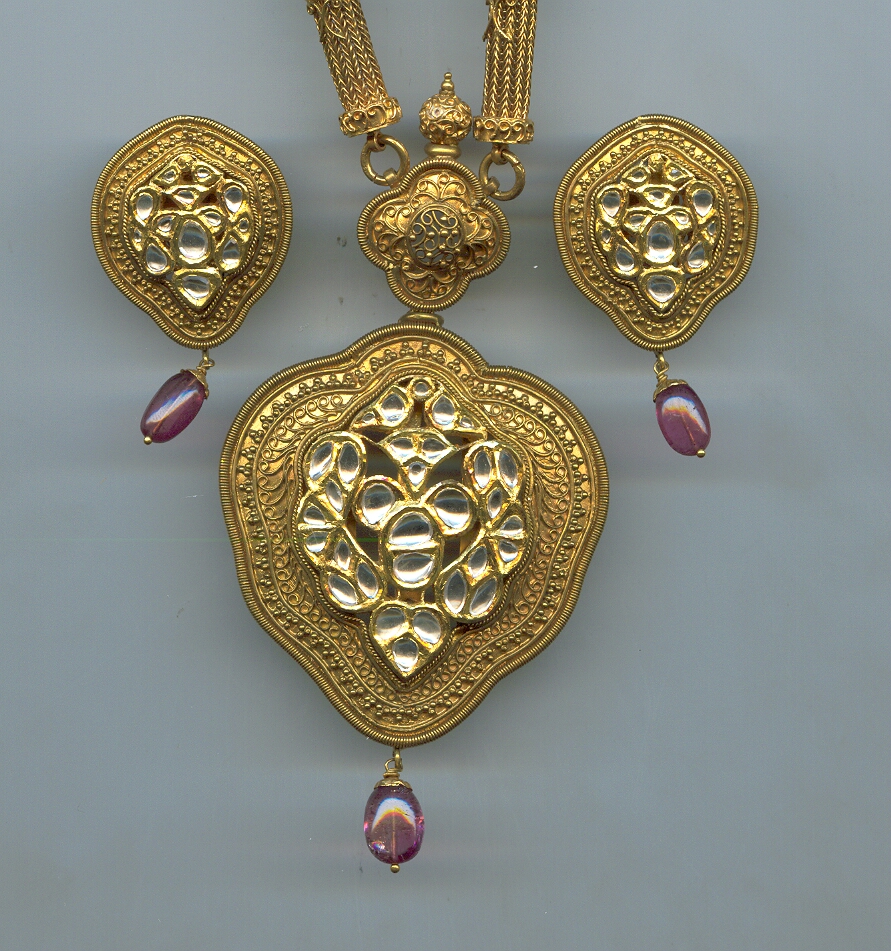 GOLD HALF SET LONG ANTIQUE EXCLUSIVE