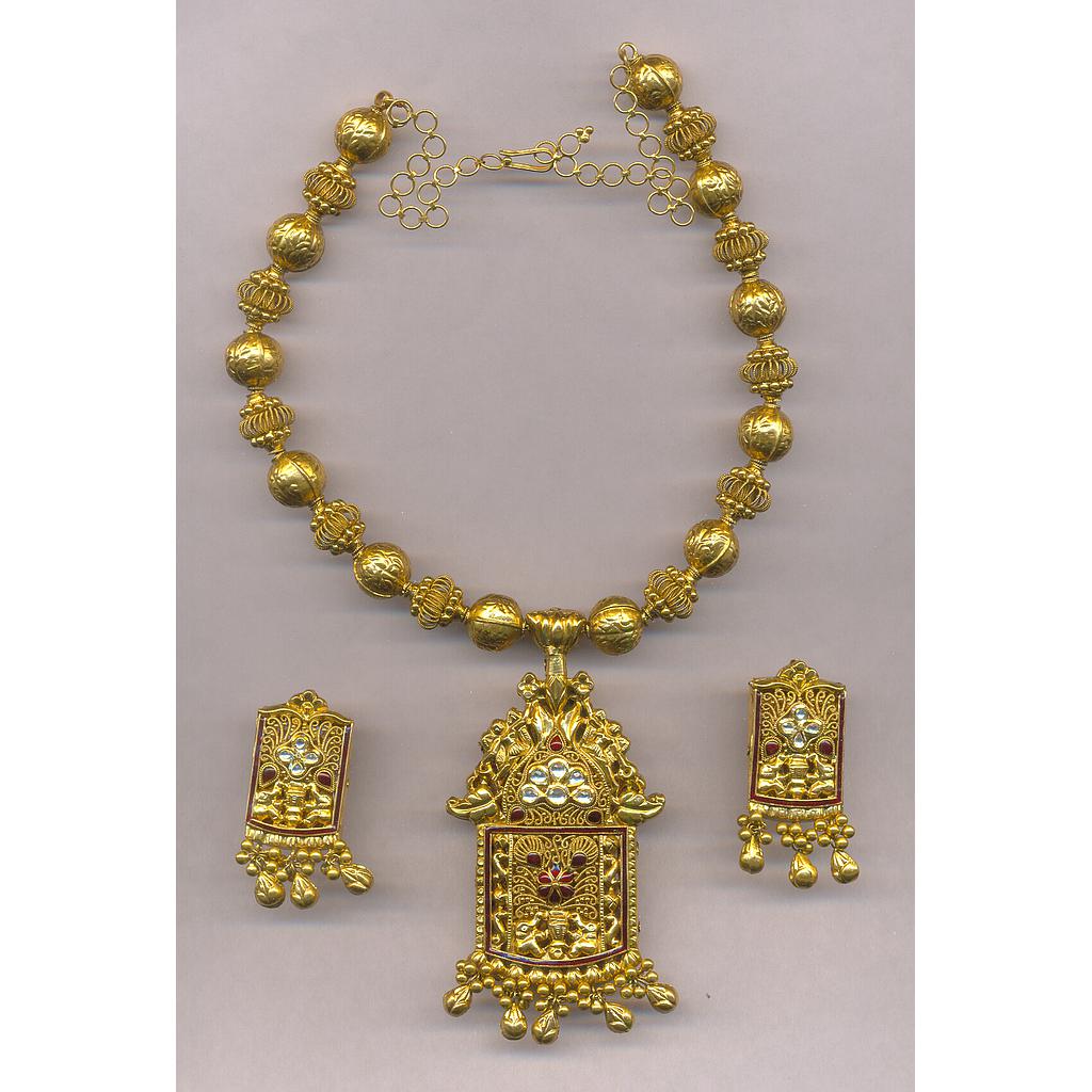 GOLD HALF SET LONG ANTIQUE FANCY