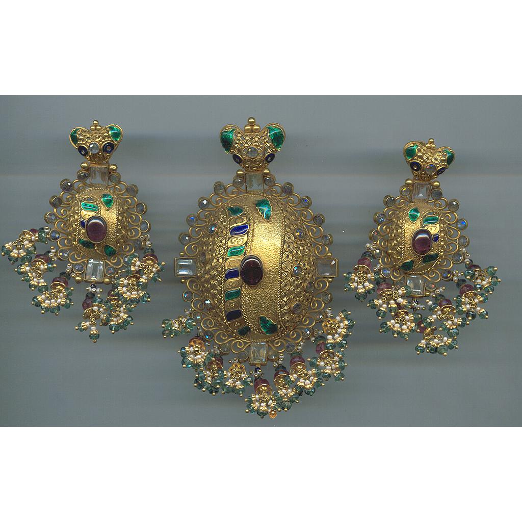 GOLD HALF SET PENDENT ANTIQUE EXCLUSIVE