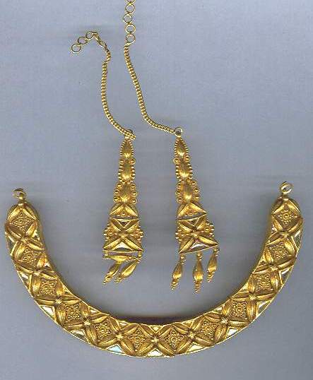 GOLD HALF SET PENDENT ANTIQUE EXCLUSIVE