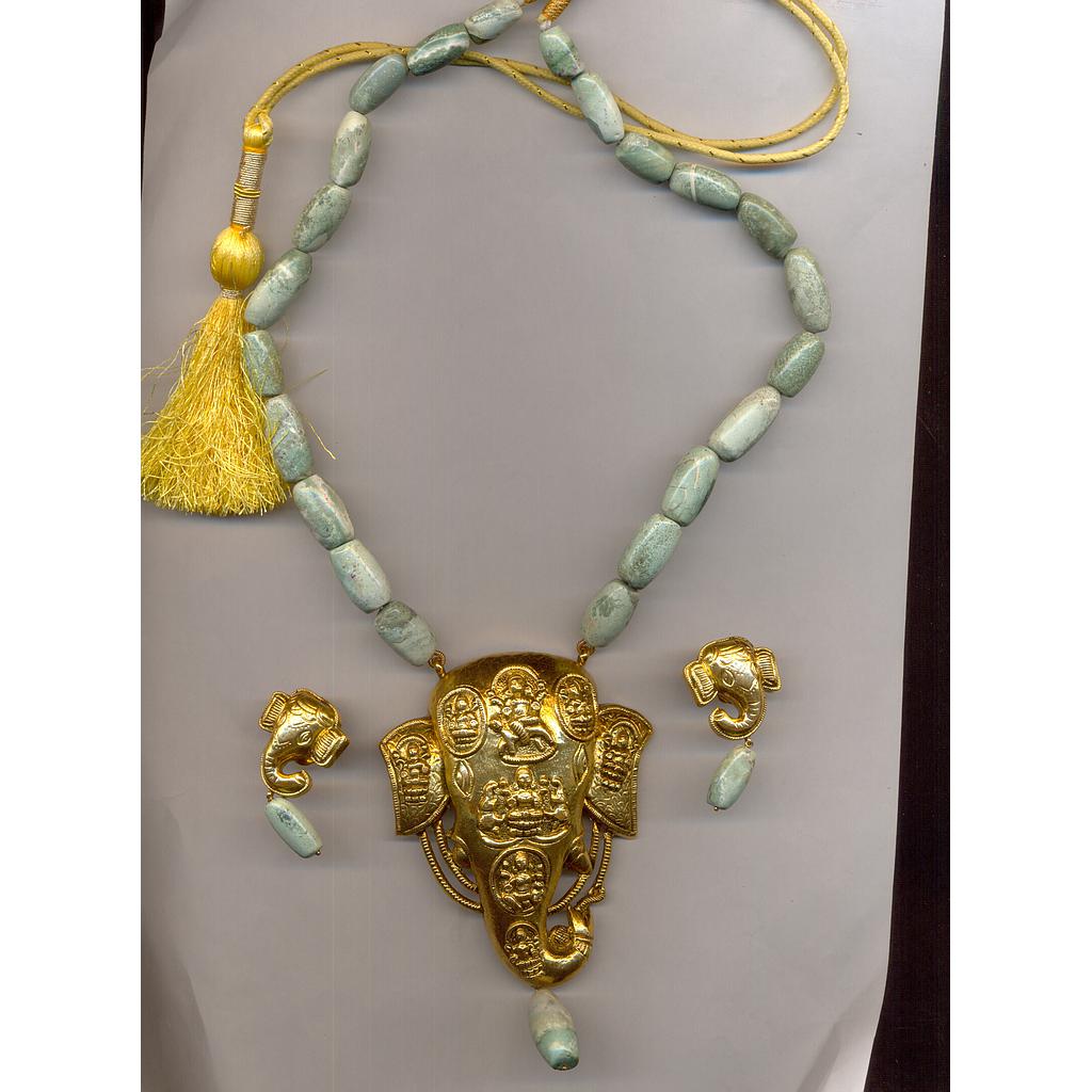 GOLD HALF SET PENDENT ANTIQUE EXCLUSIVE