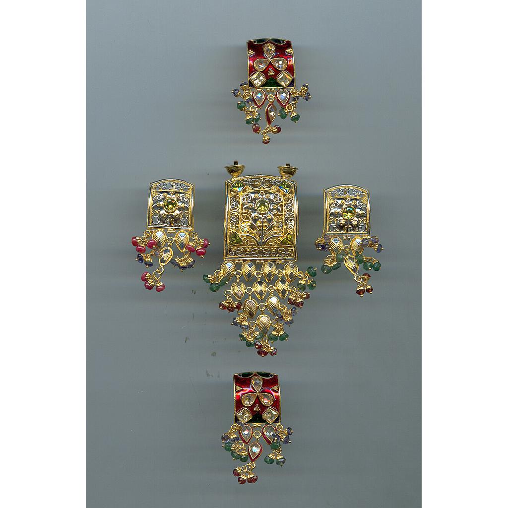 GOLD HALF SET PENDENT ANTIQUE EXCLUSIVE
