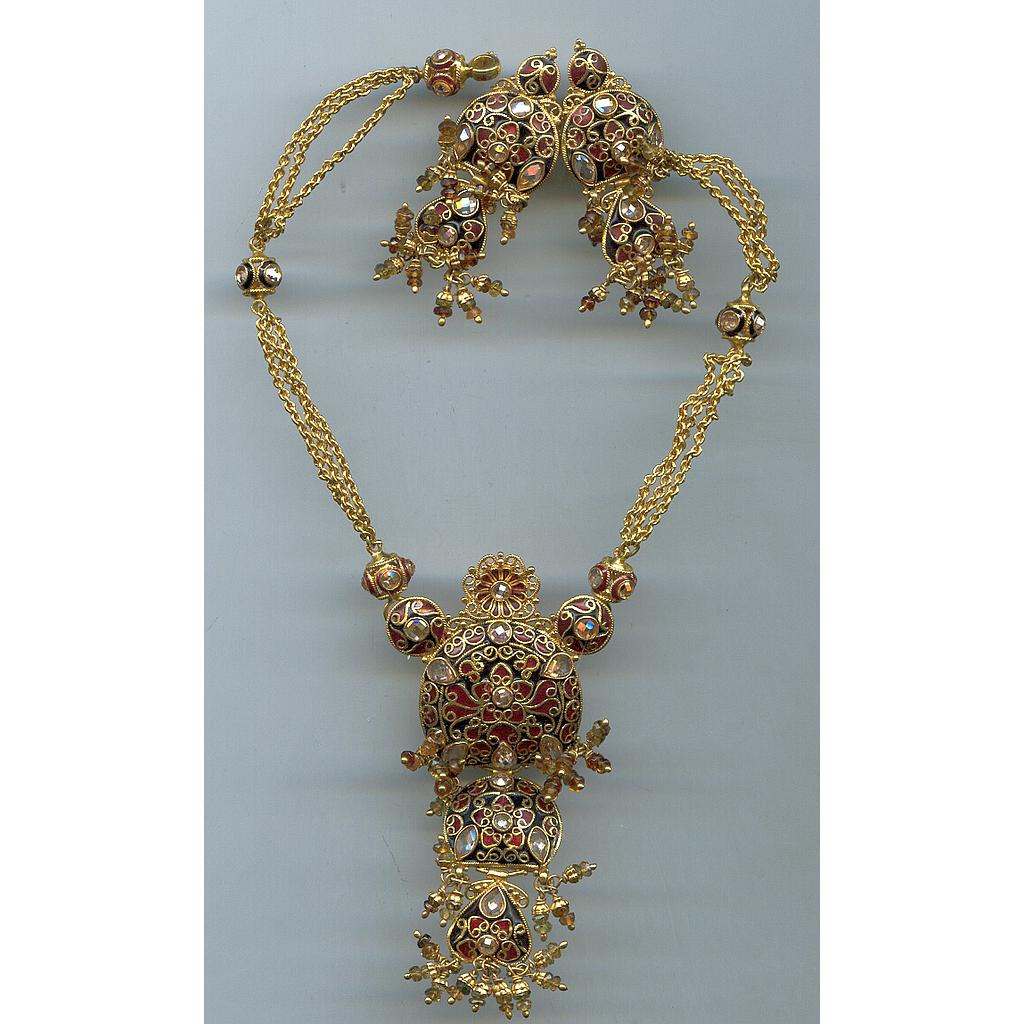 GOLD HALF SET PENDENT ANTIQUE EXCLUSIVE