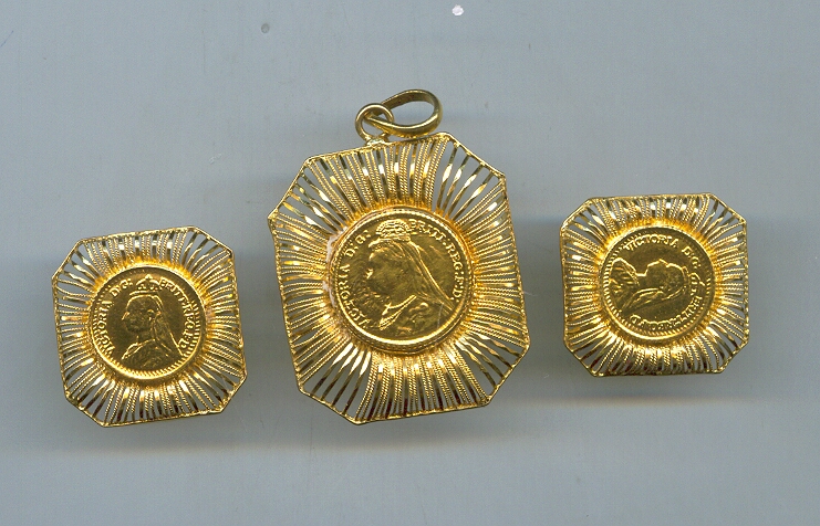 GOLD HALF SET PENDENT ANTIQUE EXCLUSIVE