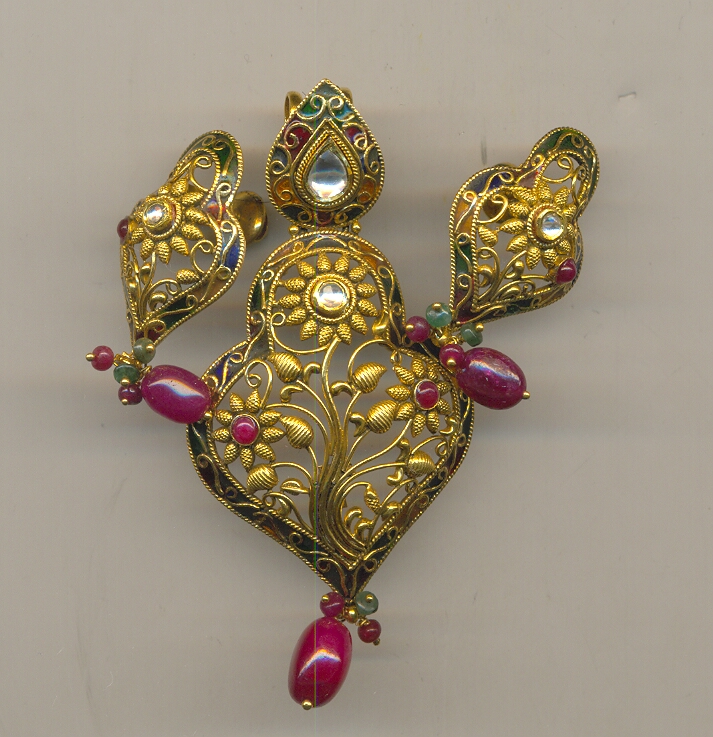 GOLD HALF SET PENDENT ANTIQUE FANCY