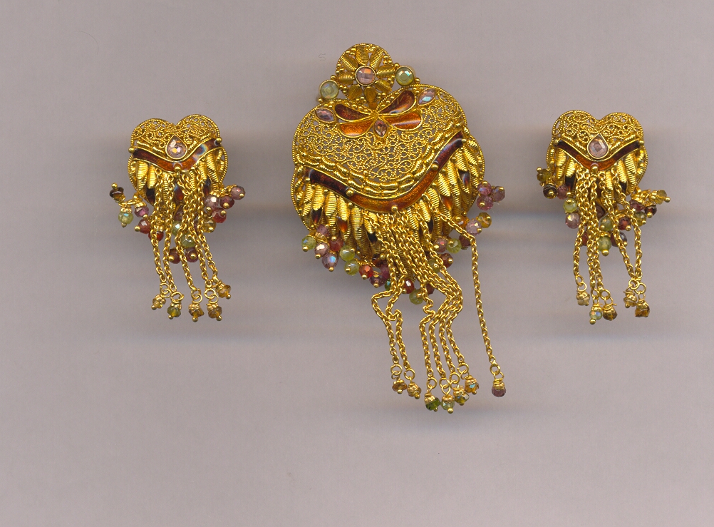 GOLD HALF SET PENDENT ANTIQUE GENERAL