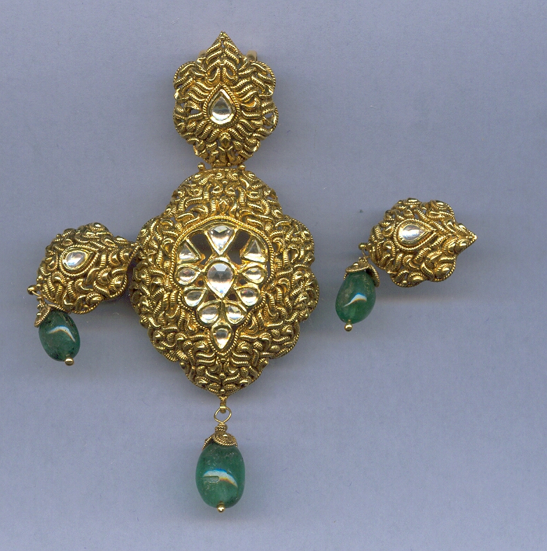 GOLD HALF SET PENDENT ANTIQUE GENERAL