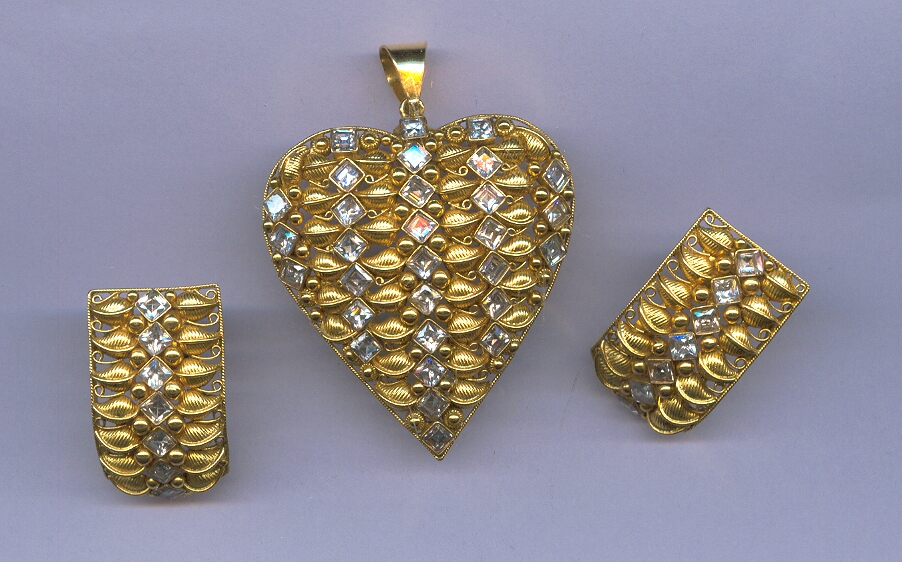 GOLD HALF SET PENDENT ANTIQUE GENERAL