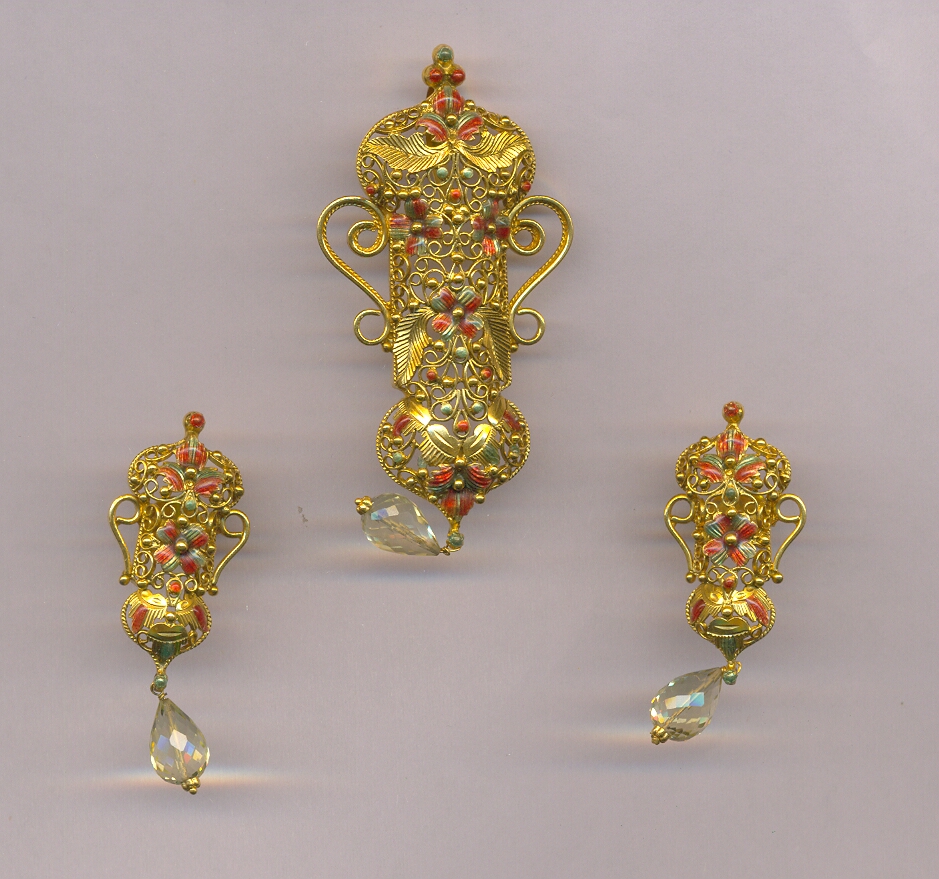 GOLD HALF SET PENDENT ANTIQUE GENERAL