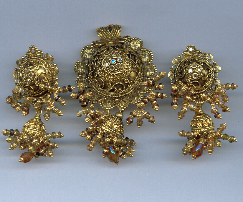 GOLD HALF SET PENDENT ANTIQUE GENERAL