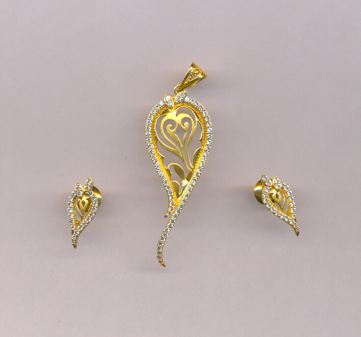 GOLD HALF SET PENDENT CASTING EXCLUSIVE