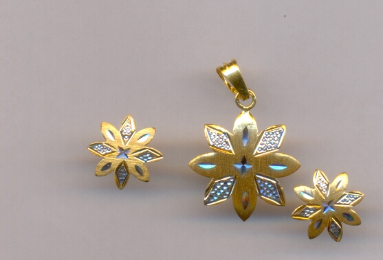 GOLD HALF SET PENDENT CASTING EXCLUSIVE