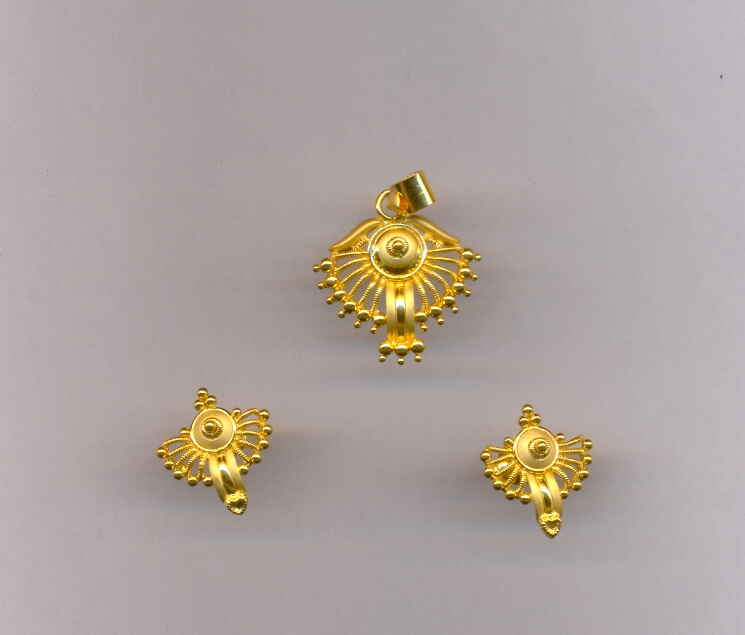 GOLD HALF SET PENDENT CASTING EXCLUSIVE