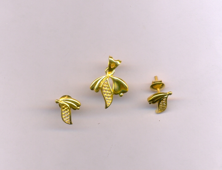 GOLD HALF SET PENDENT CASTING EXCLUSIVE