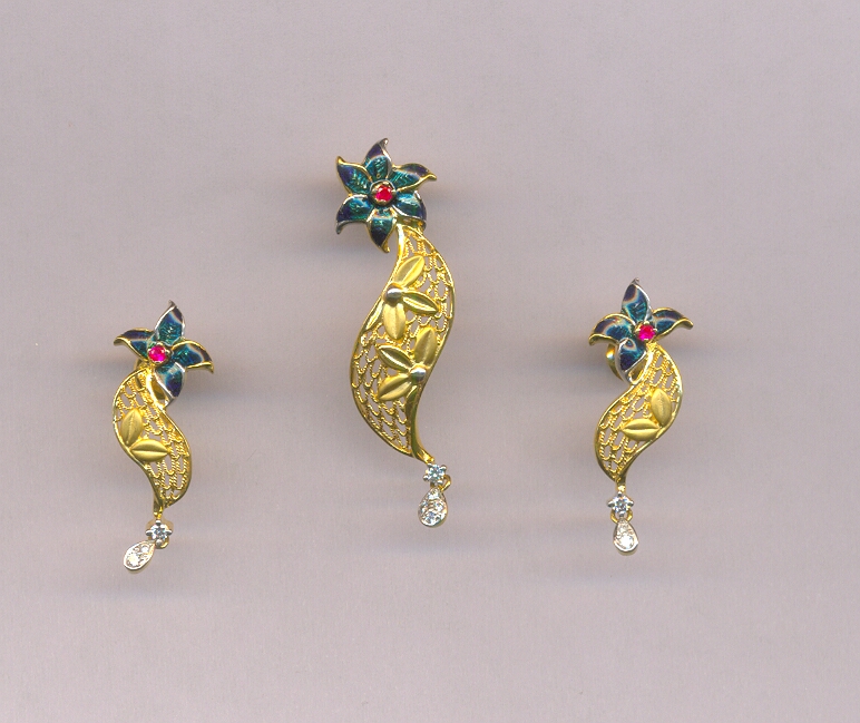 GOLD HALF SET PENDENT CASTING EXCLUSIVE