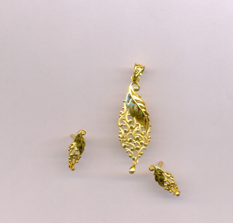 GOLD HALF SET PENDENT CASTING EXCLUSIVE