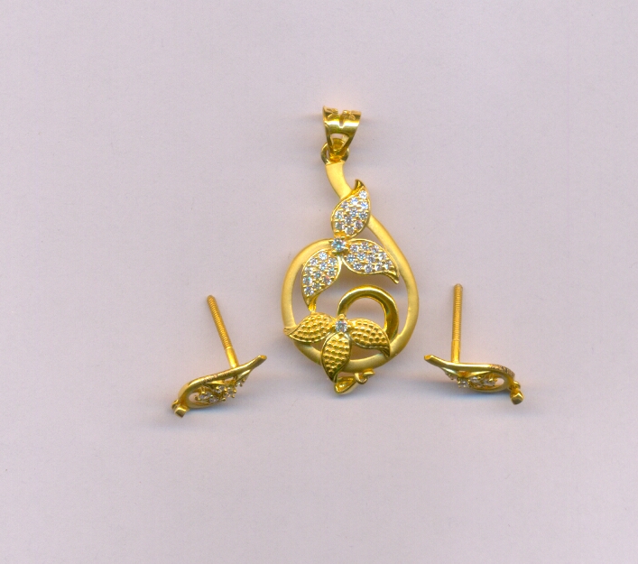 GOLD HALF SET PENDENT CASTING EXCLUSIVE