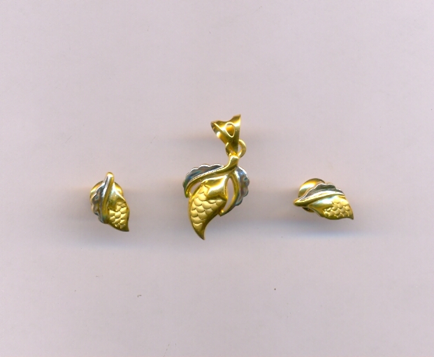 GOLD HALF SET PENDENT CASTING EXCLUSIVE