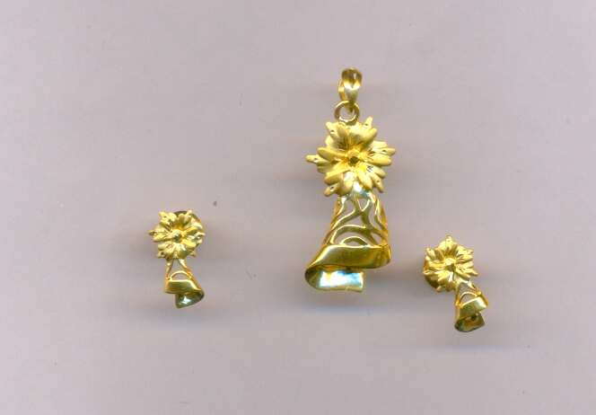 GOLD HALF SET PENDENT CASTING EXCLUSIVE