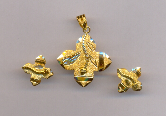 GOLD HALF SET PENDENT CASTING EXCLUSIVE