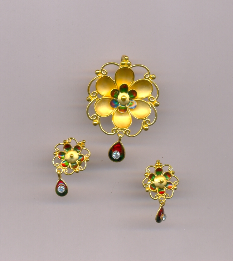 GOLD HALF SET PENDENT CASTING EXCLUSIVE