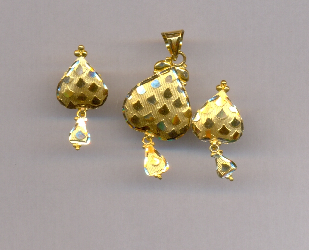 GOLD HALF SET PENDENT CASTING EXCLUSIVE