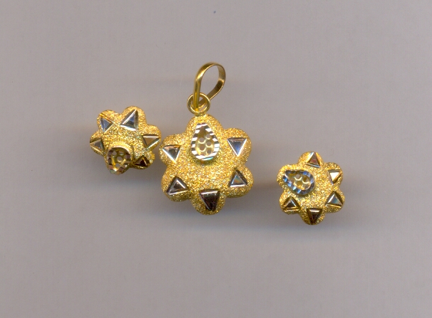 GOLD HALF SET PENDENT CASTING EXCLUSIVE