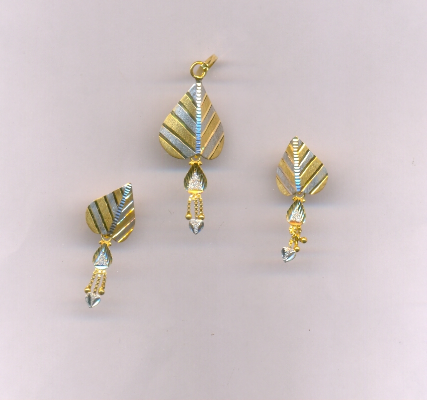 GOLD HALF SET PENDENT CASTING EXCLUSIVE