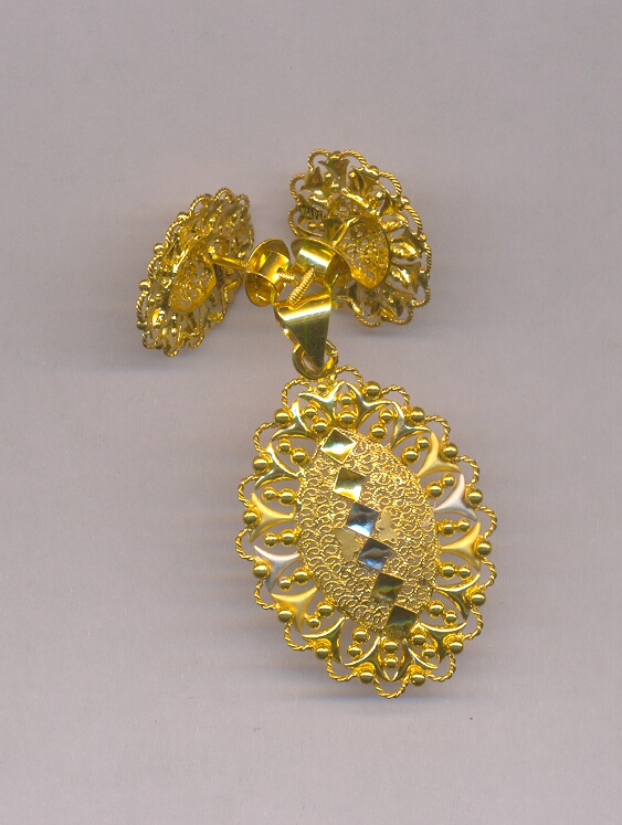 GOLD HALF SET PENDENT CASTING EXCLUSIVE
