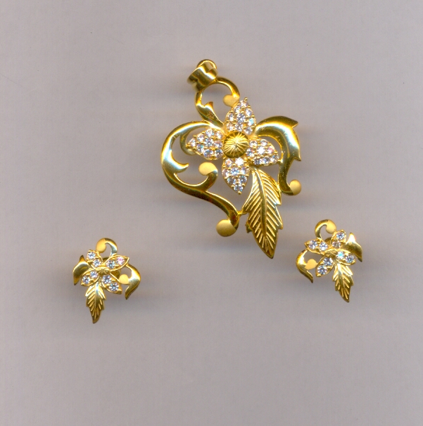 GOLD HALF SET PENDENT CASTING EXCLUSIVE