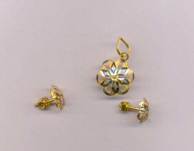 GOLD HALF SET PENDENT CASTING EXCLUSIVE