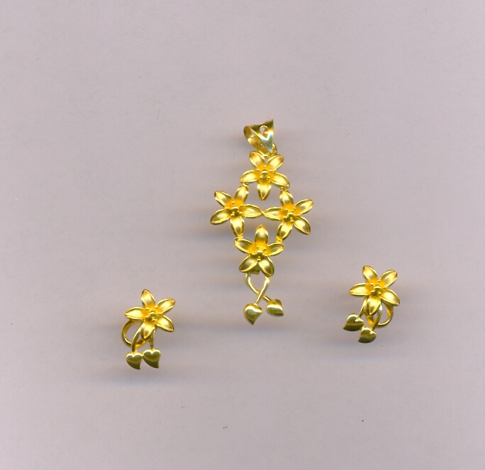 GOLD HALF SET PENDENT CASTING EXCLUSIVE