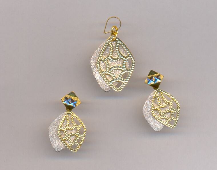 GOLD HALF SET PENDENT CASTING EXCLUSIVE