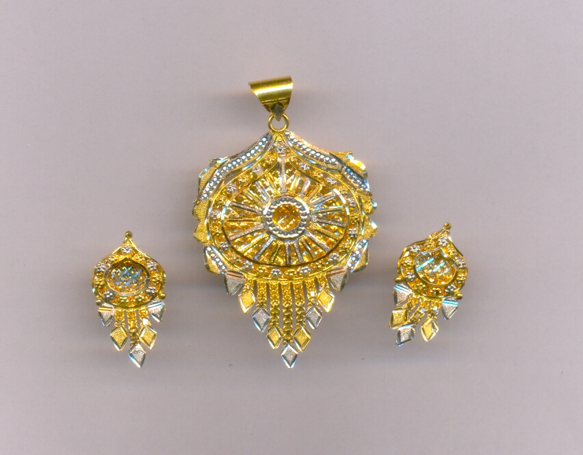 GOLD HALF SET PENDENT CASTING EXCLUSIVE