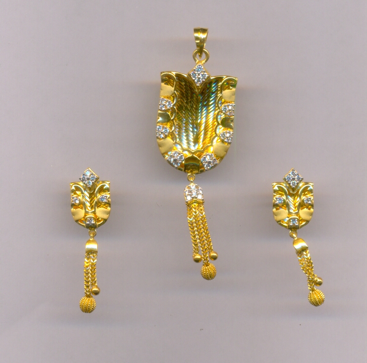 GOLD HALF SET PENDENT CASTING EXCLUSIVE