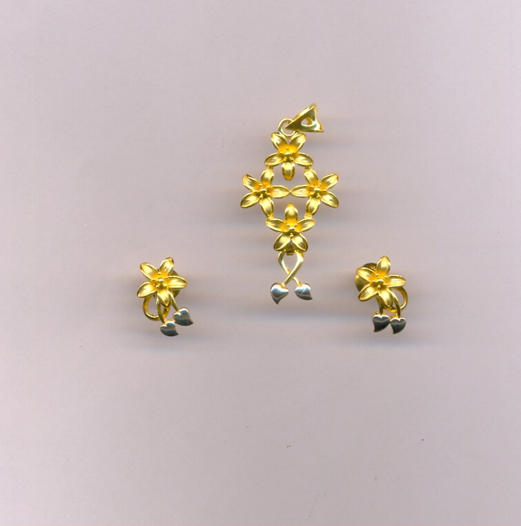 GOLD HALF SET PENDENT CASTING EXCLUSIVE