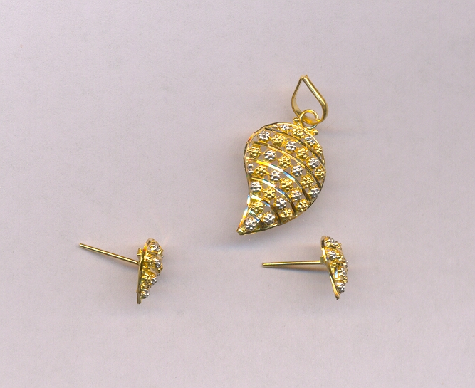 GOLD HALF SET PENDENT CASTING EXCLUSIVE