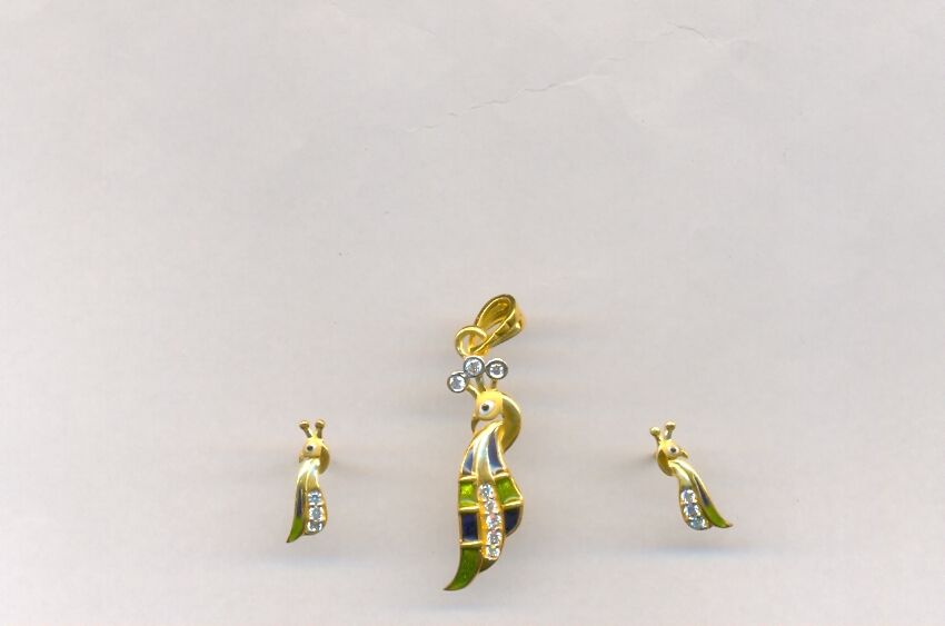 GOLD HALF SET PENDENT CASTING EXCLUSIVE