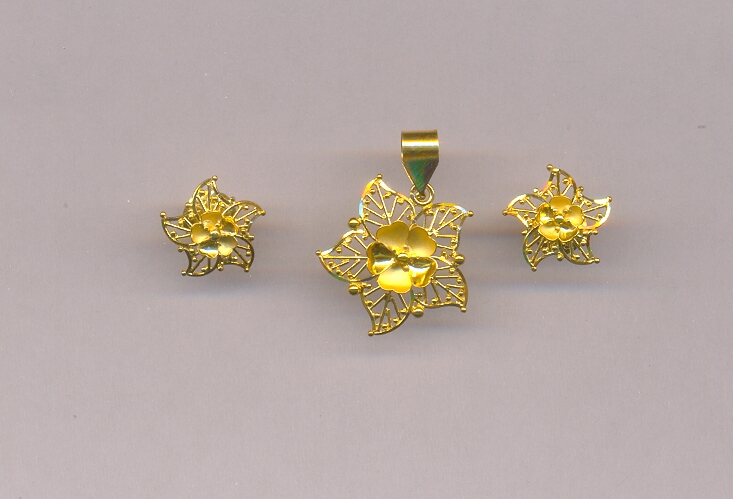 GOLD HALF SET PENDENT CASTING FANCY
