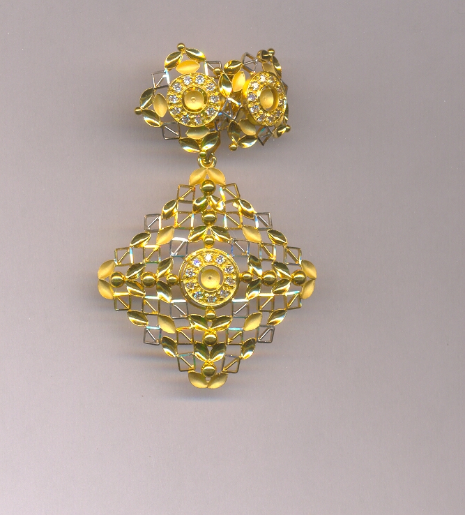 GOLD HALF SET PENDENT CASTING FANCY