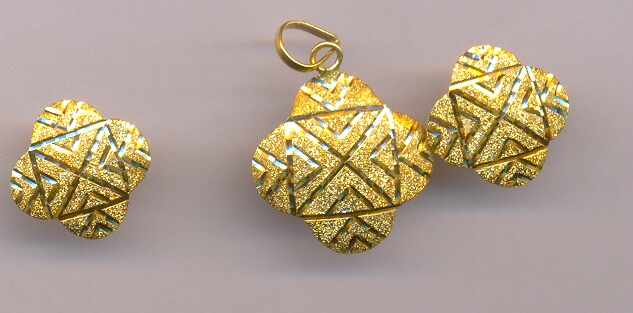 GOLD HALF SET PENDENT CASTING FANCY