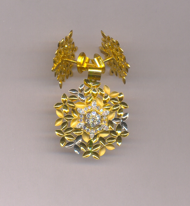 GOLD HALF SET PENDENT CASTING FANCY