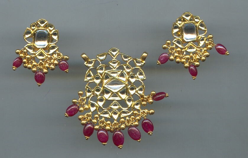 GOLD SET PENDENT KUNDAN