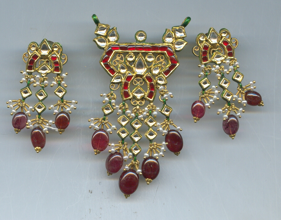 GOLD HALF SET PENDENT KUNDAN EXCLUSIVE